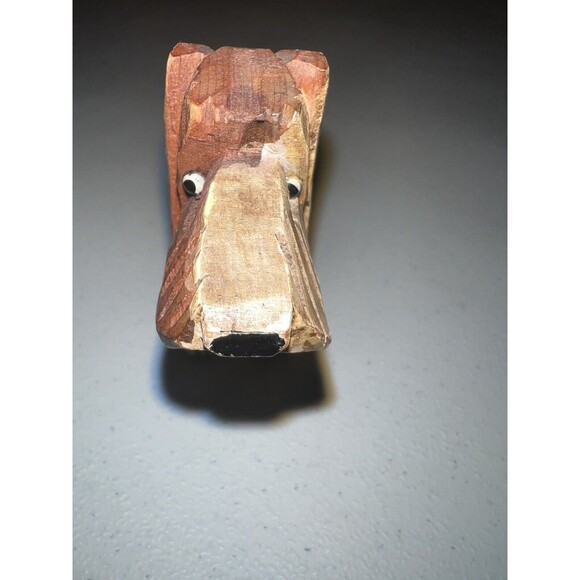 Basset Hound DOG FIGURINE Hand Carved Wooden Shelf Sitter folk Art collectible - Picture 4 of 10